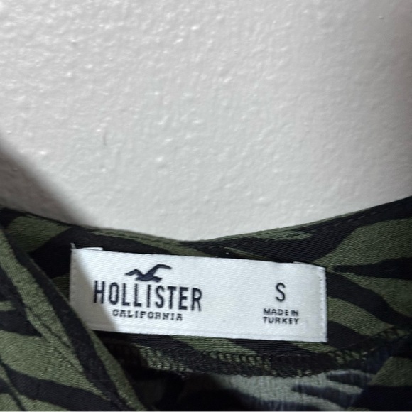 Hollister Women Stripes Green Top‎ size Small - Picture 3 of 7